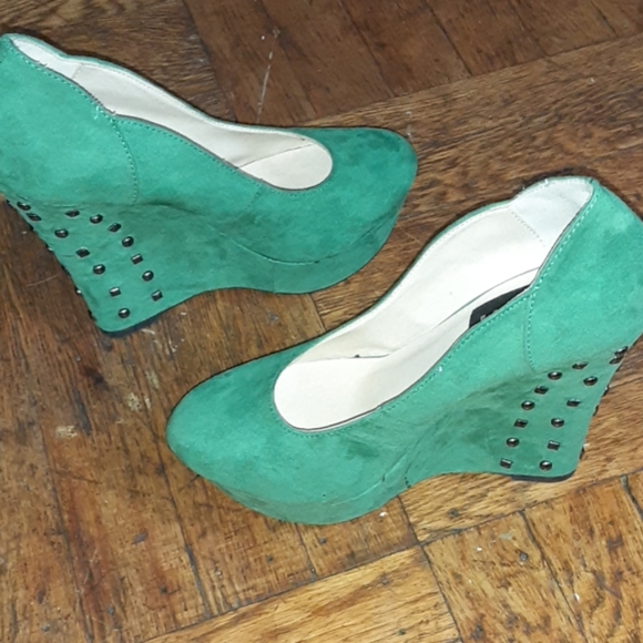 Shoes - Picture 5 of 5